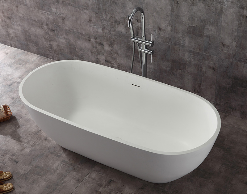 Solid surface bathtub