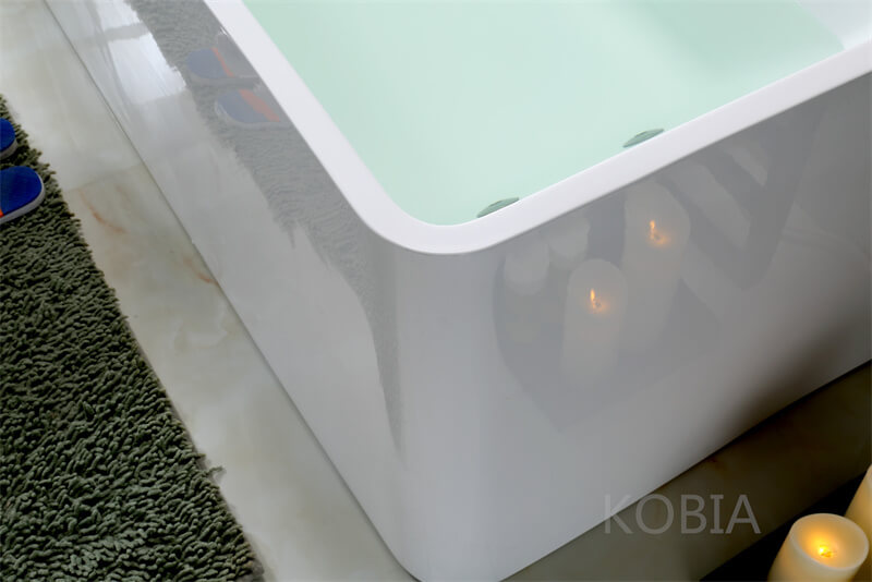 Freestanding Corner Bath