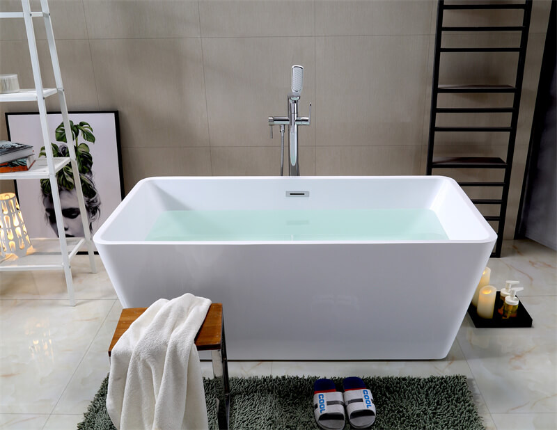 freestanding soaking tub