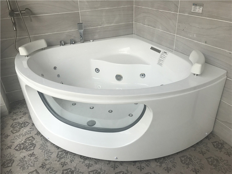 hydromassage bathtub